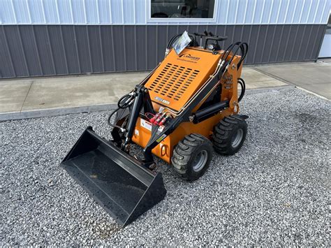 LAND HONOR MINI SKID STEER HY380 — Mid